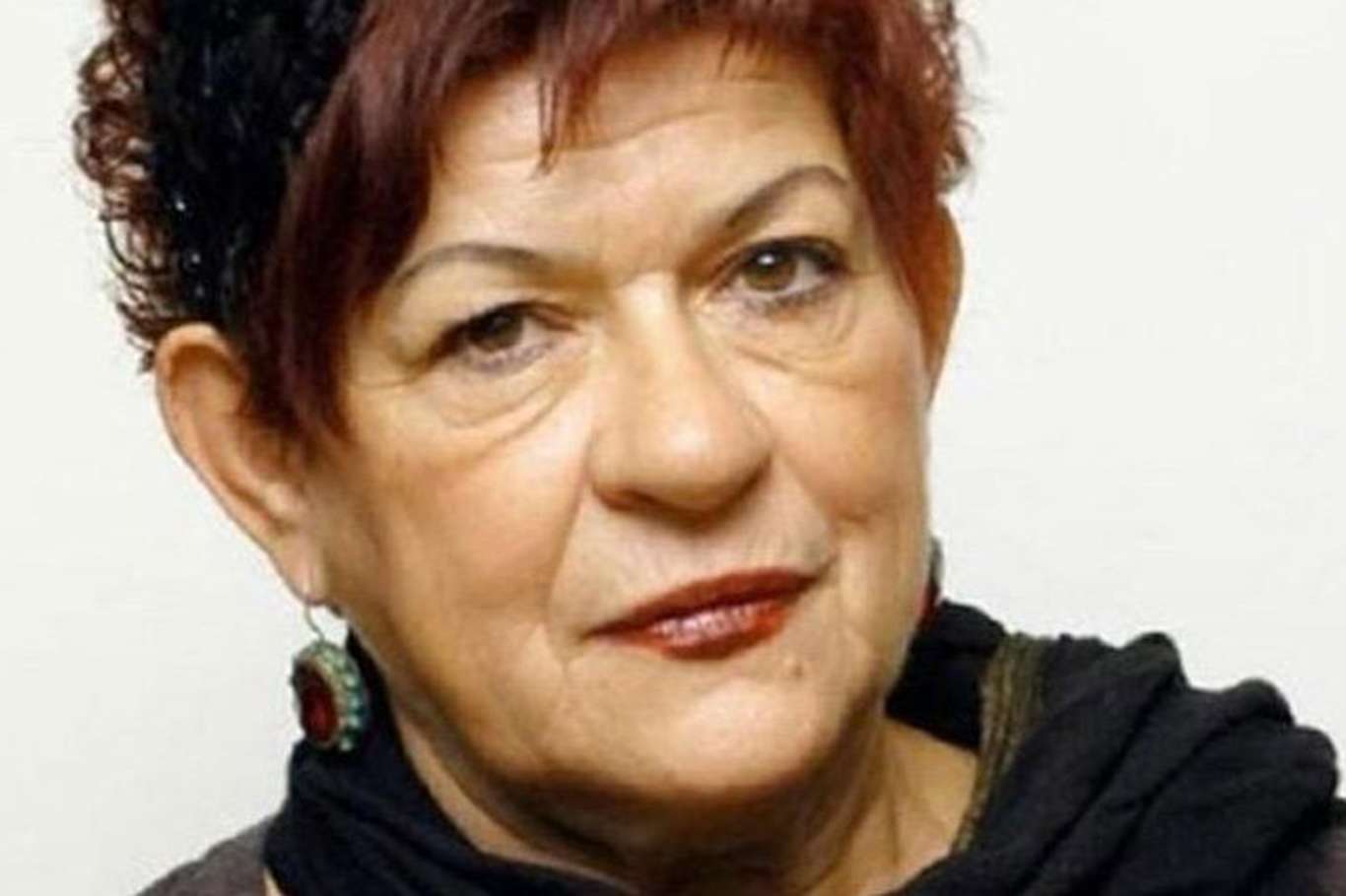 Batmanlı kızlara hakaret eden Cumhuriyet Gazetesi Yazarı Özgentürk'e tepki Batmanlı kızlara hakaret eden Cumhuriyet Gazetesi Yazarı Özgentürk'e tepki